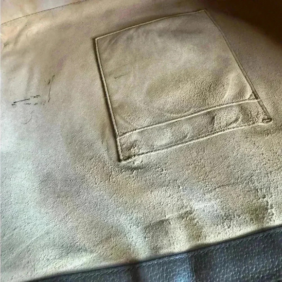 Gucci GG Supreme Ophidia Medium Size Retails For $2590 Dollars. - Picture 12 of 16